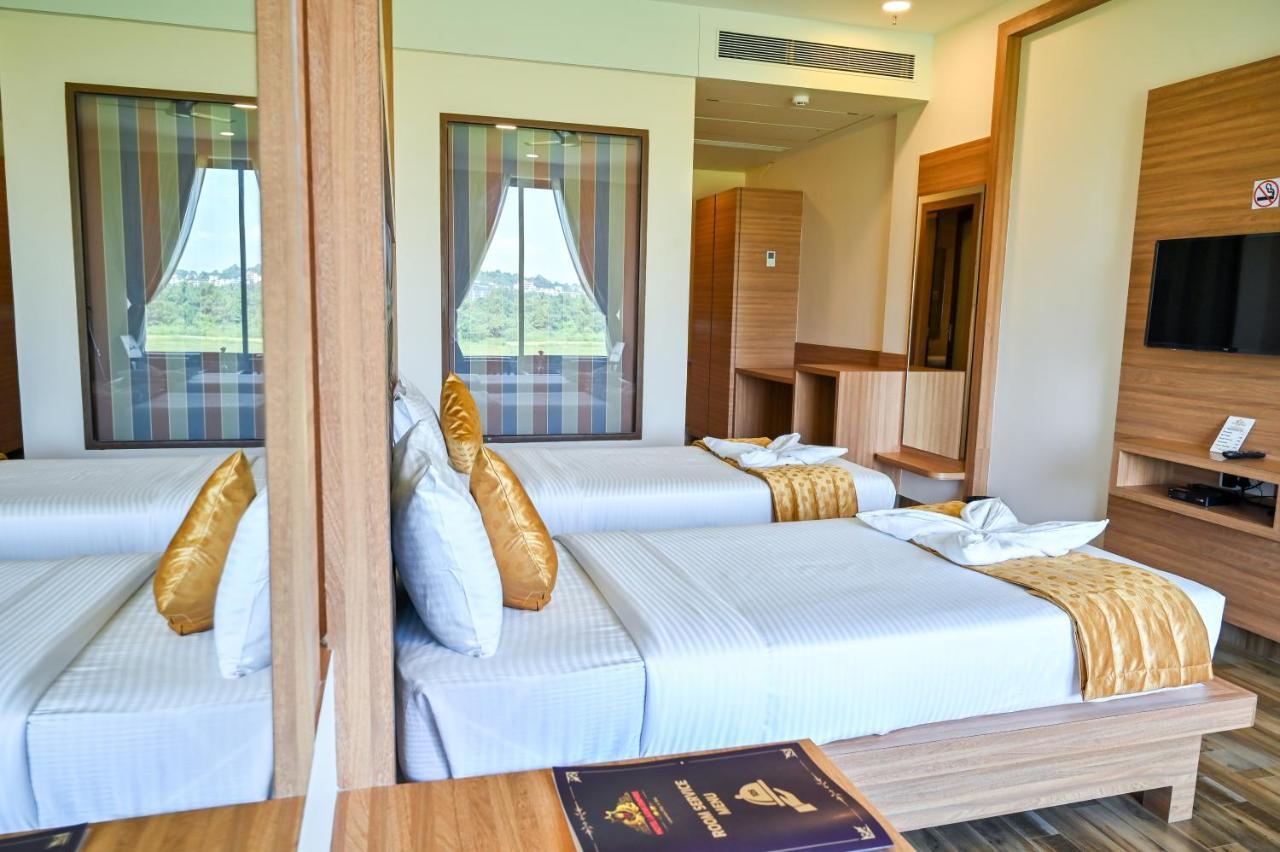 Hotel Laxmi Empire Гоа Экстерьер фото