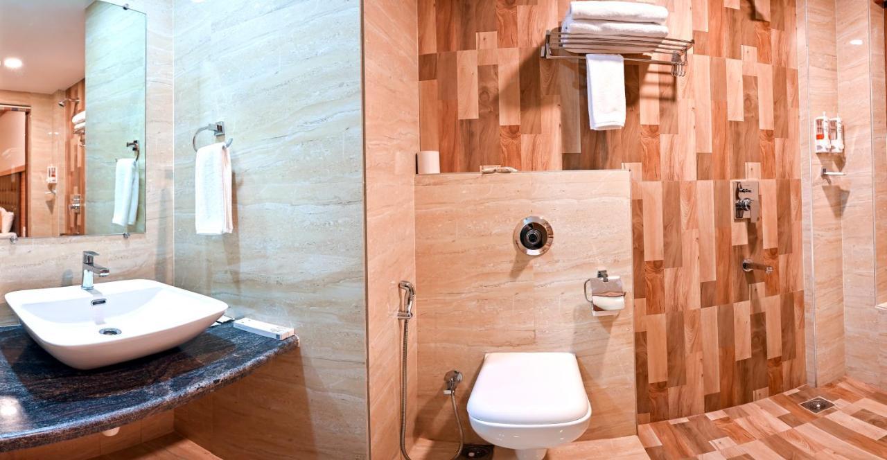 Hotel Laxmi Empire Гоа Экстерьер фото