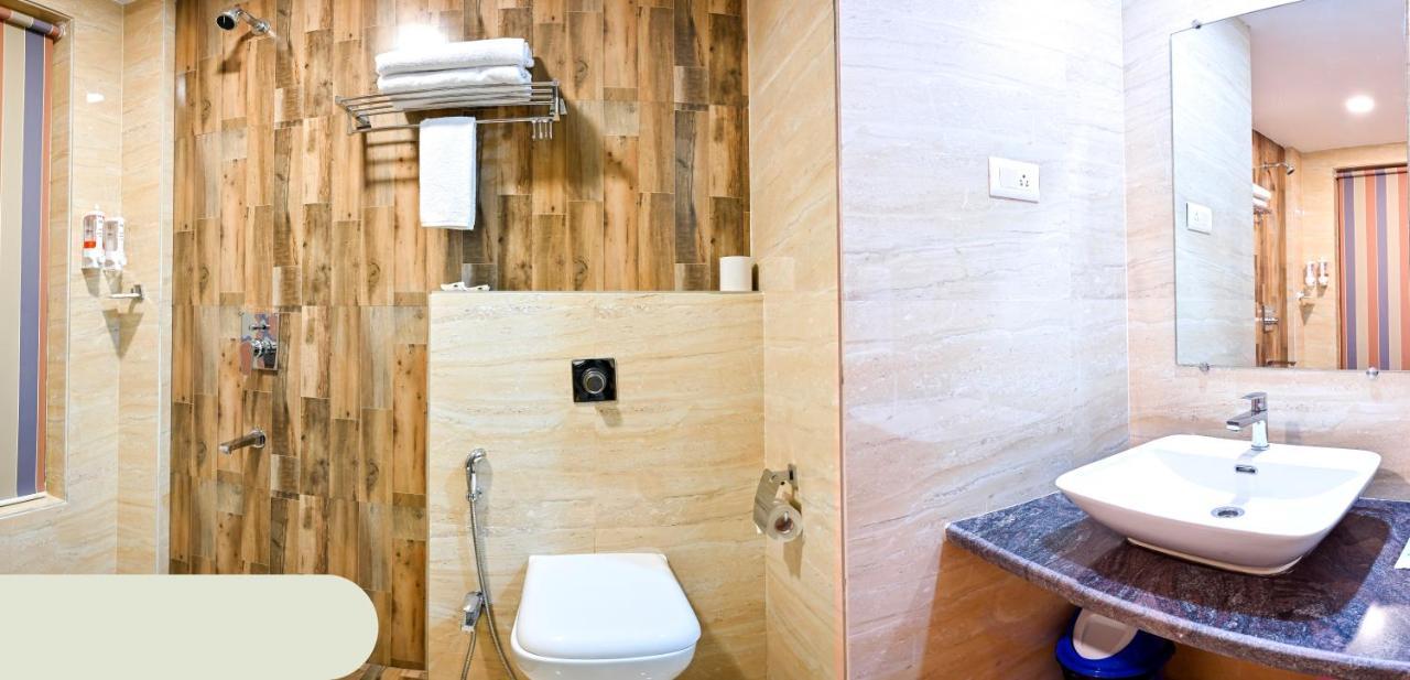 Hotel Laxmi Empire Гоа Экстерьер фото