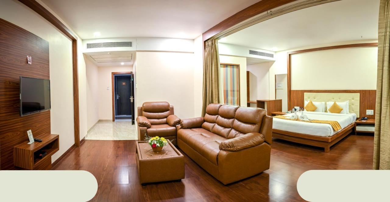 Hotel Laxmi Empire Гоа Экстерьер фото