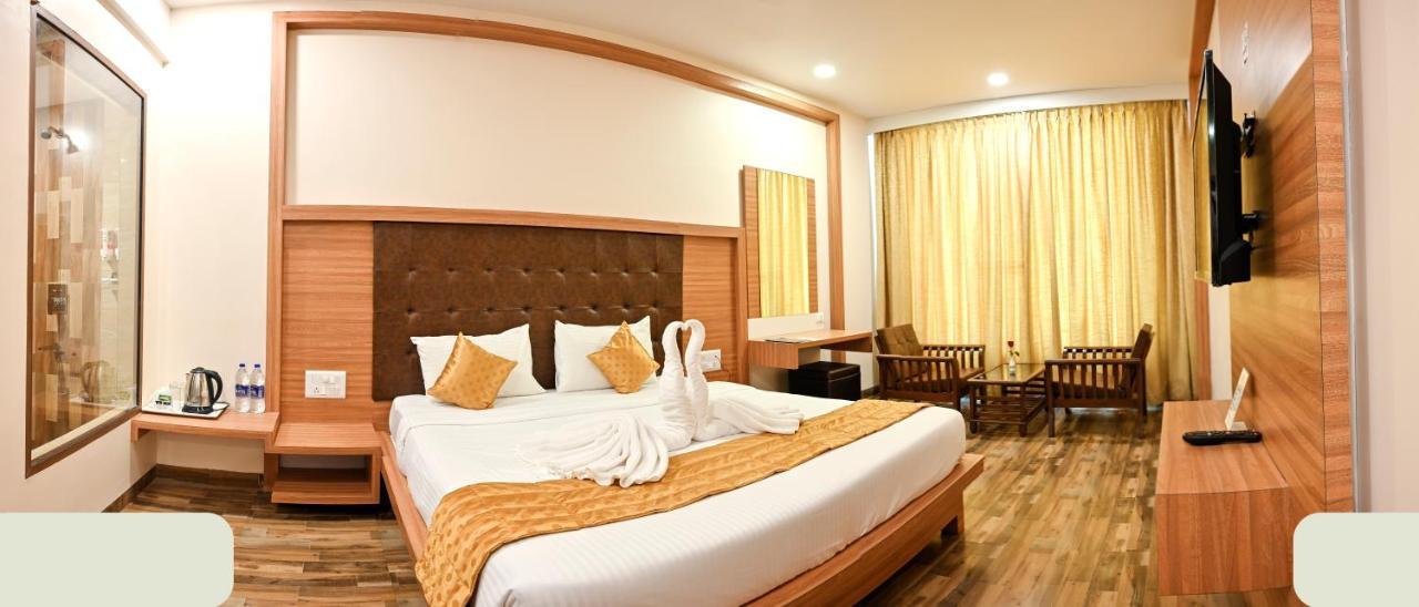 Hotel Laxmi Empire Гоа Экстерьер фото