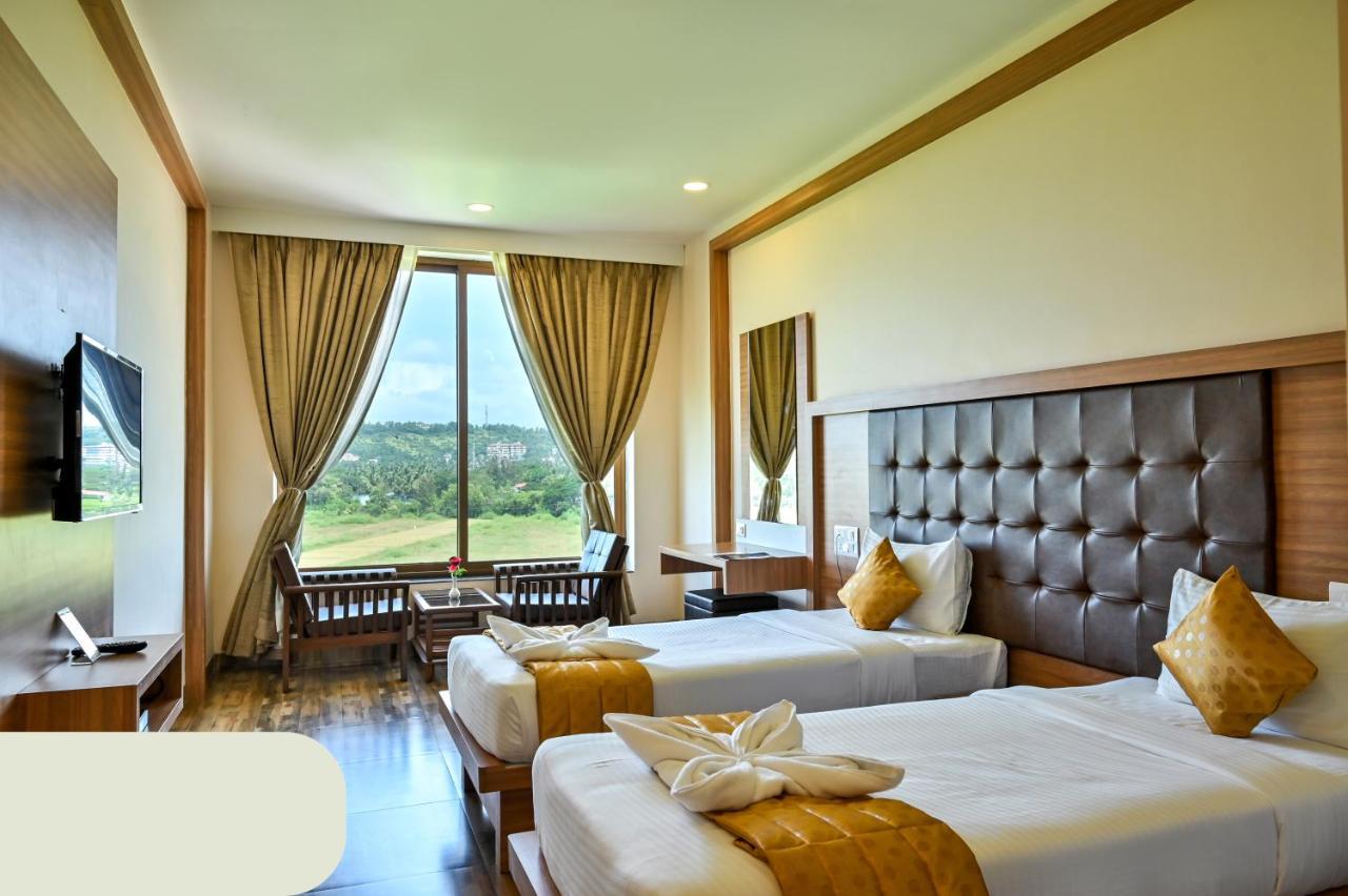 Hotel Laxmi Empire Гоа Экстерьер фото