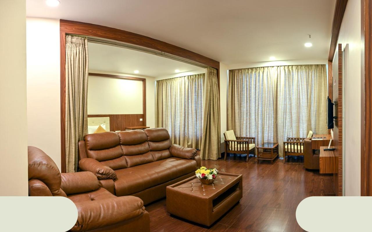 Hotel Laxmi Empire Гоа Экстерьер фото