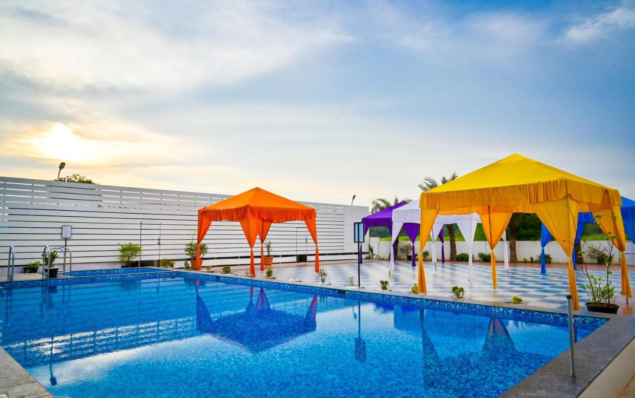 Hotel Laxmi Empire Гоа Экстерьер фото