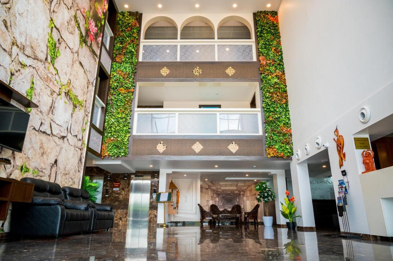 Hotel Laxmi Empire Гоа Экстерьер фото