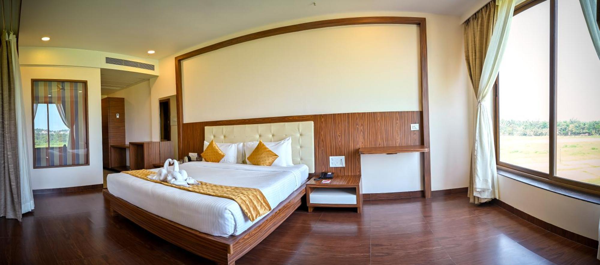 Hotel Laxmi Empire Гоа Экстерьер фото