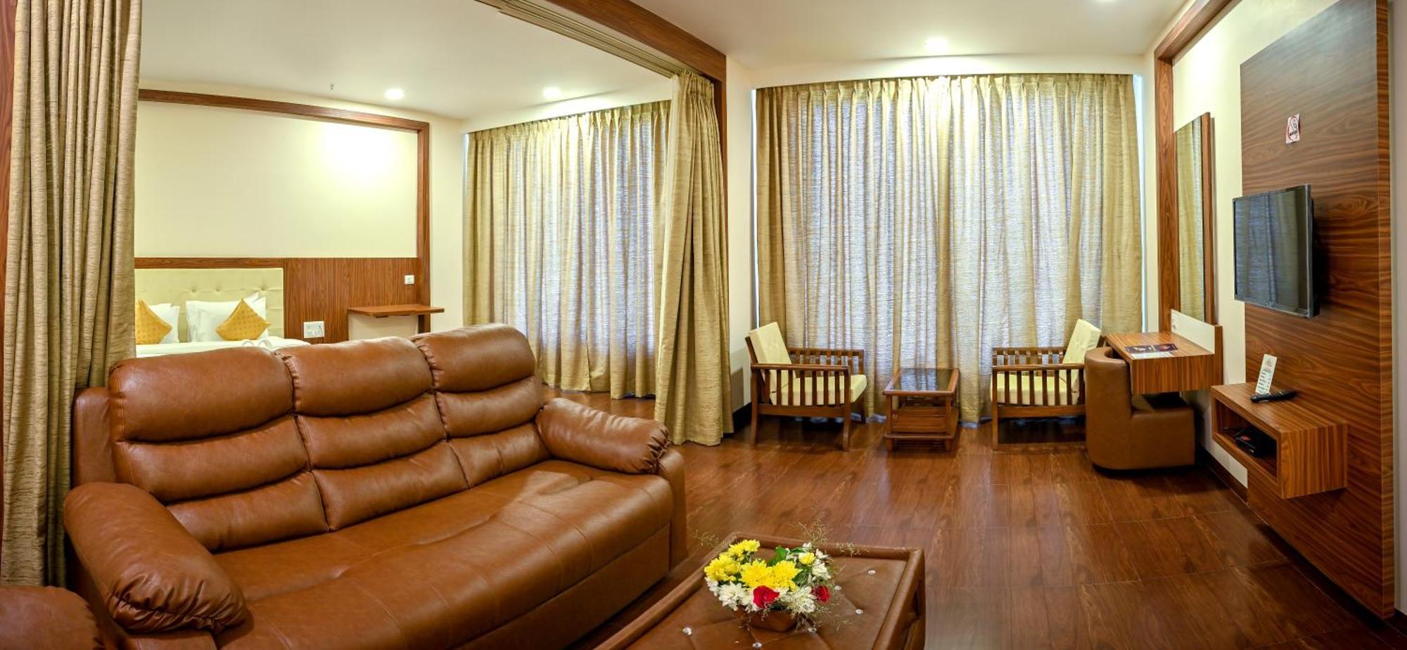 Hotel Laxmi Empire Гоа Экстерьер фото