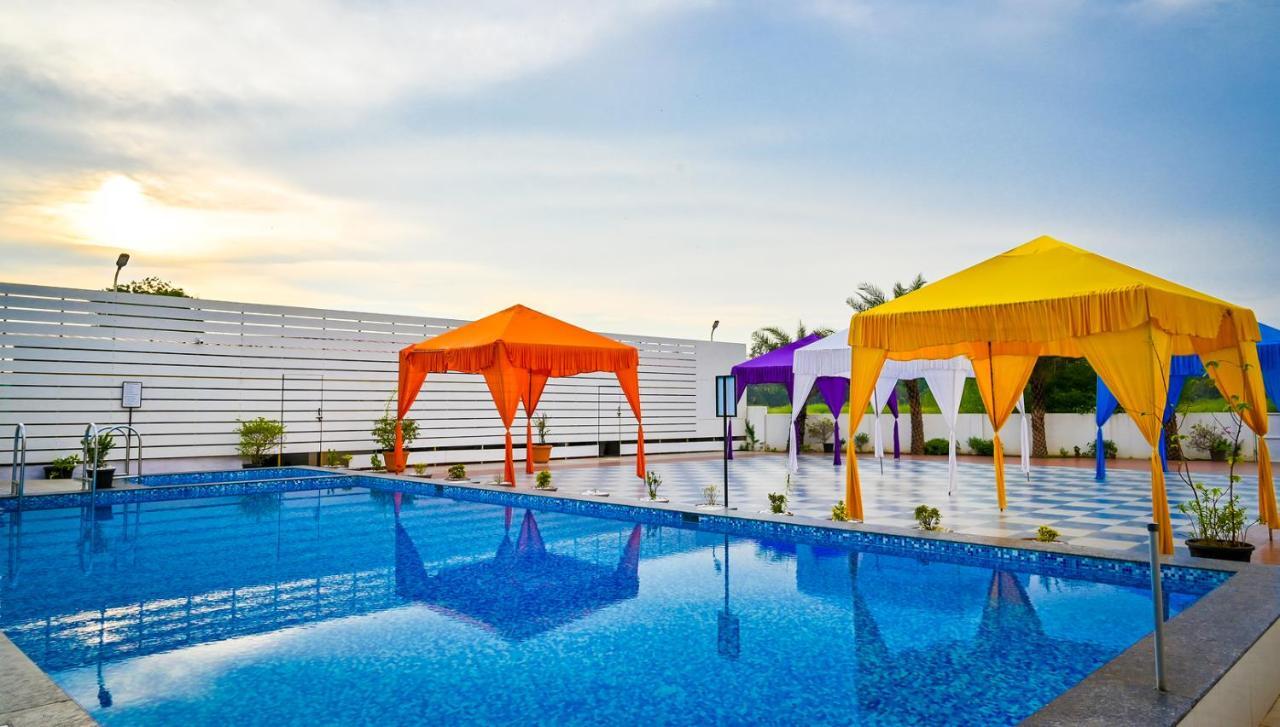Hotel Laxmi Empire Гоа Экстерьер фото